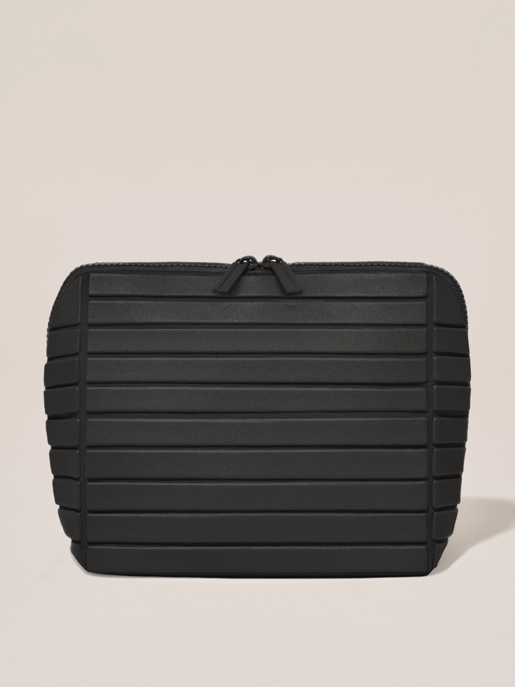 The Medium Onyx Traveller
